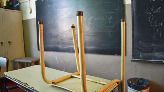 Estudiantes en un aula de escuela primaria en Argentina