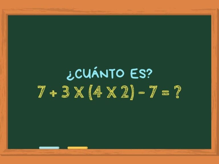 Ilustración de una pizarra con el ejercicio matemático 7 + 3 x (4 x 2) – 7 escrito con tiza.