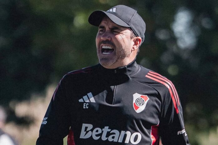 eduardo-coudet-primer-superclasico-river-boca-entrenador Eduardo Coudet, entrenador de River Plate, durante un entrenamiento.