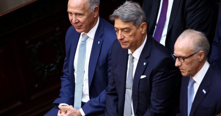 Logotipos de cámaras empresariales y el edificio de la Corte Suprema de Justicia de la Nación Argentina.