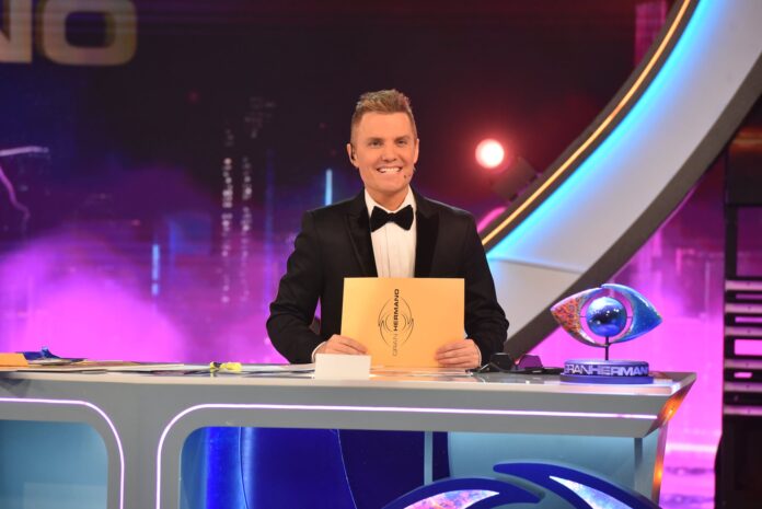 Santiago del Moro anuncia sanción colectiva para Gran Hermano en sus redes sociales.
