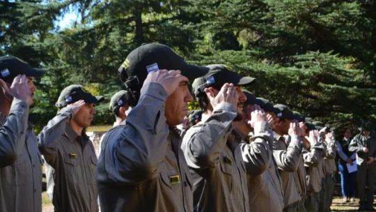 Guardaparques nacionales en un área protegida de Argentina