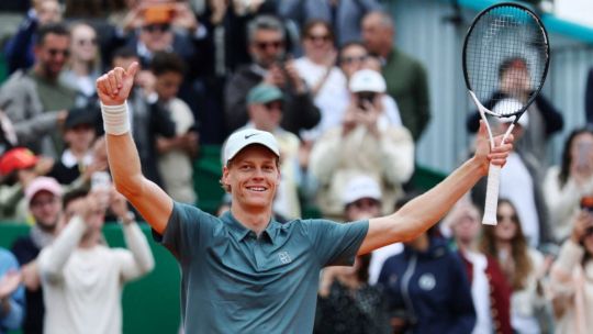 Jannik Sinner celebra su victoria en la final del Masters 1000 de Montecarlo