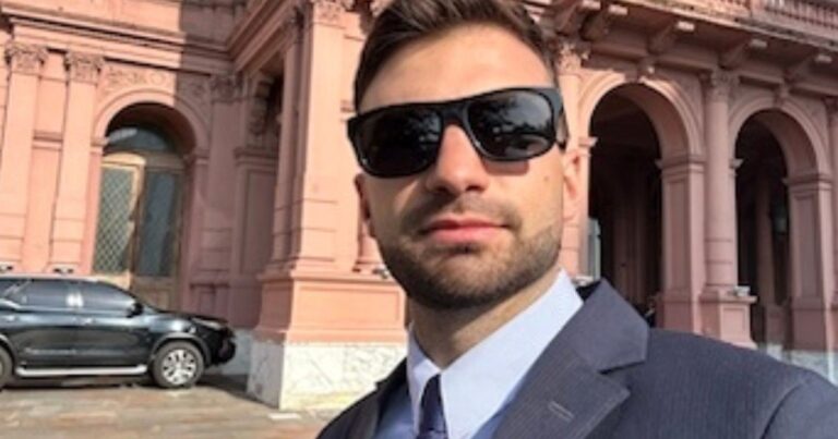 Juez federal Marcelo Martínez De Giorgi en su despacho (ilustración)