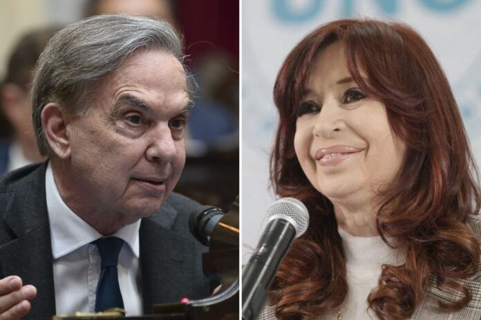 Diputado Miguel Ángel Pichetto durante una declaración a medios