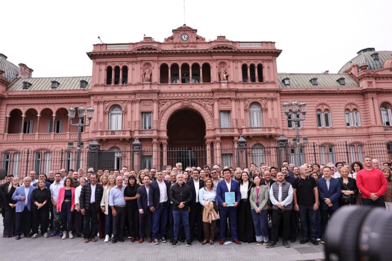 Intendentes de la provincia de Buenos Aires en reunión por crisis financiera municipal