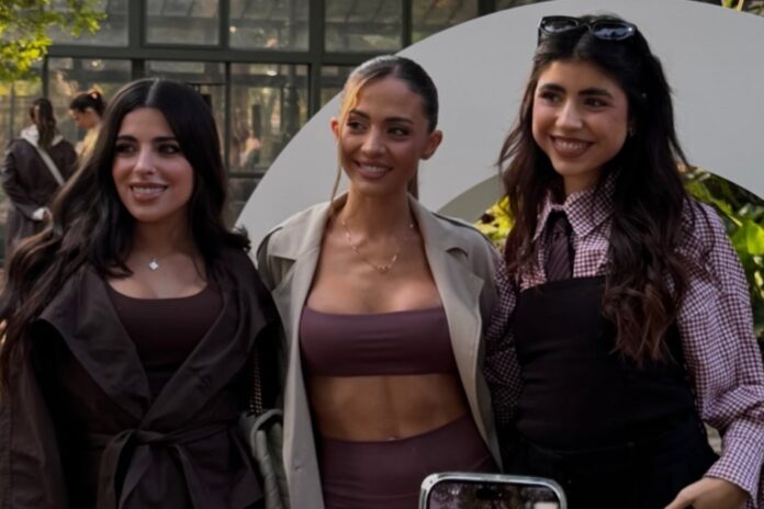Camila Mayan y Valentina Cervantes en evento de Carolina Calvagni