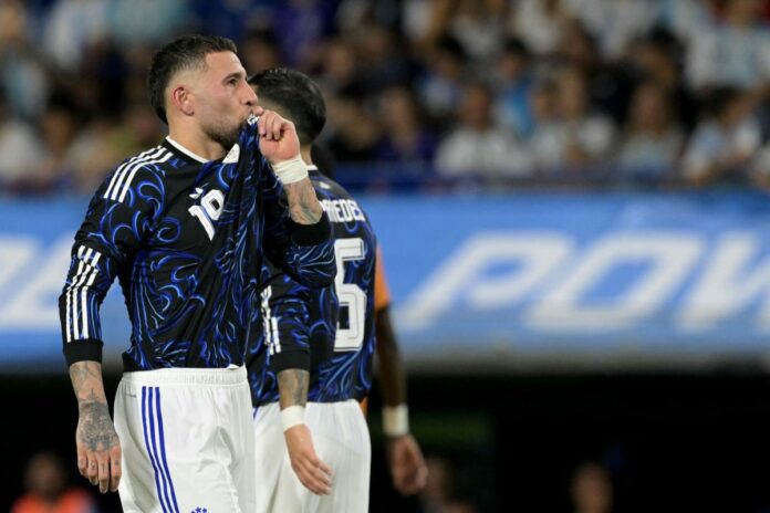 Nicolás Otamendi con la camiseta de la Selección Argentina