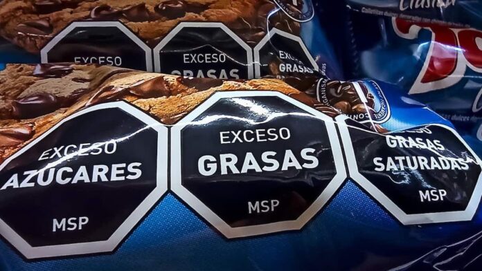 Octógonos negros en envases de alimentos