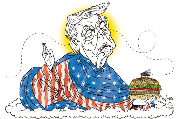 trump-riesgo-crisis-civilizatoria-occidente Donald Trump en un mitin político con bandera estadounidense de fondo