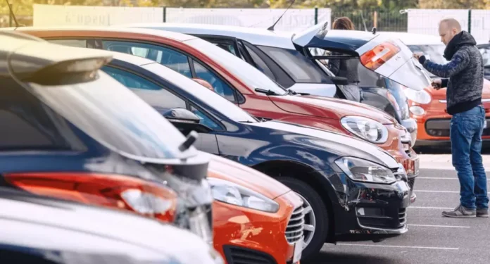 Autos usados en un concesionario de Argentina