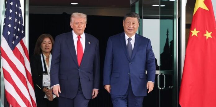 xi-jinping-socios-no-rivales-banquete-trump-beijing Xi Jinping y Donald Trump en el banquete en el Gran Salón del Pueblo de Beijing