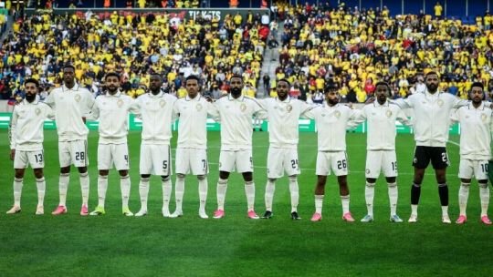 Jugadores de la selección de Arabia Saudita posan para una foto oficial