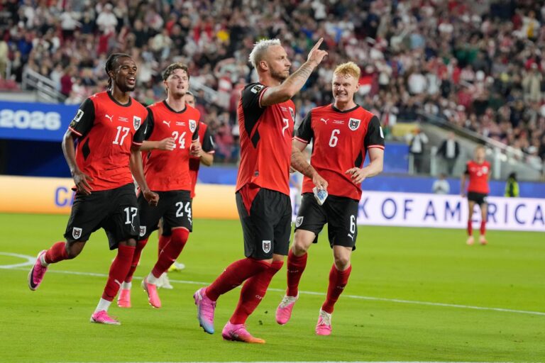 Jugadores de Austria celebrando un gol durante el partido contra Jordania en el Mundial 2026