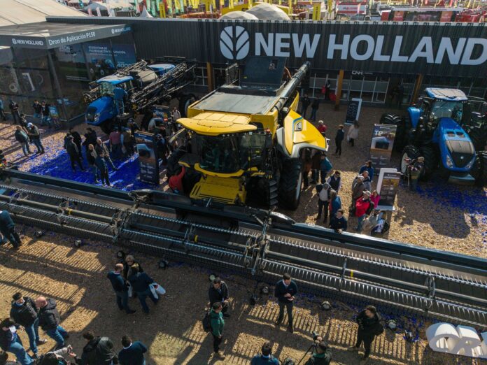 Cosechadora New Holland CR11 en Agroactiva