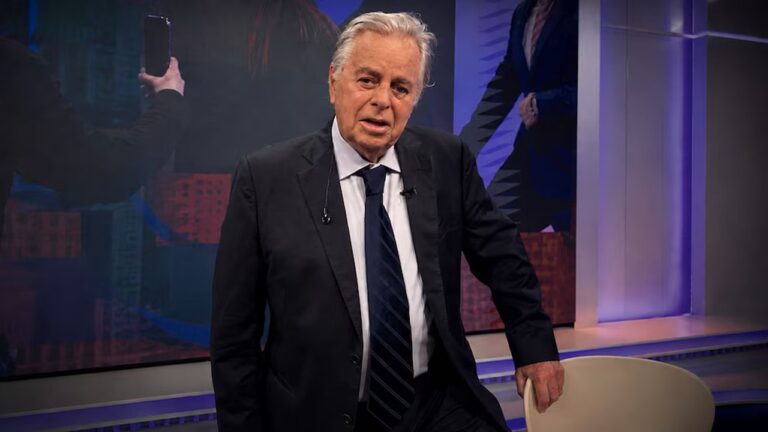 Retrato de Roberto García, analista político y periodista argentino