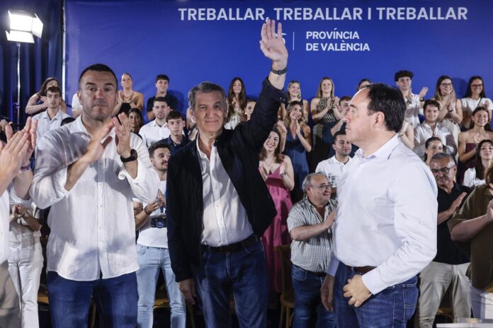 Alberto Núñez Feijóo hablando en un acto del PP en Valencia