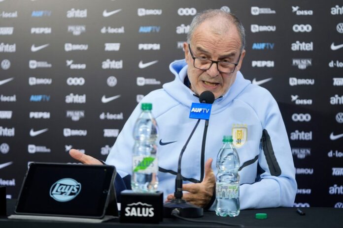 Ronald Araujo durante un entrenamiento con la selección de Uruguay