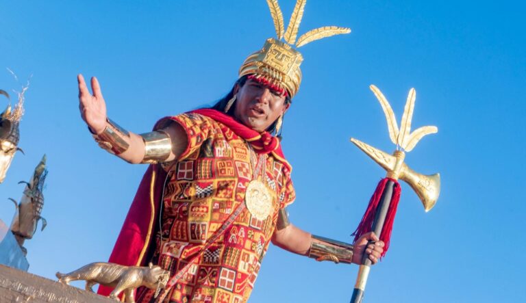 Representación del Inti Raymi en Sacsayhuamán, Cusco