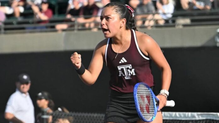 Lucciana Pérez durante un partido de tenis en el torneo W35 de San Gregorio