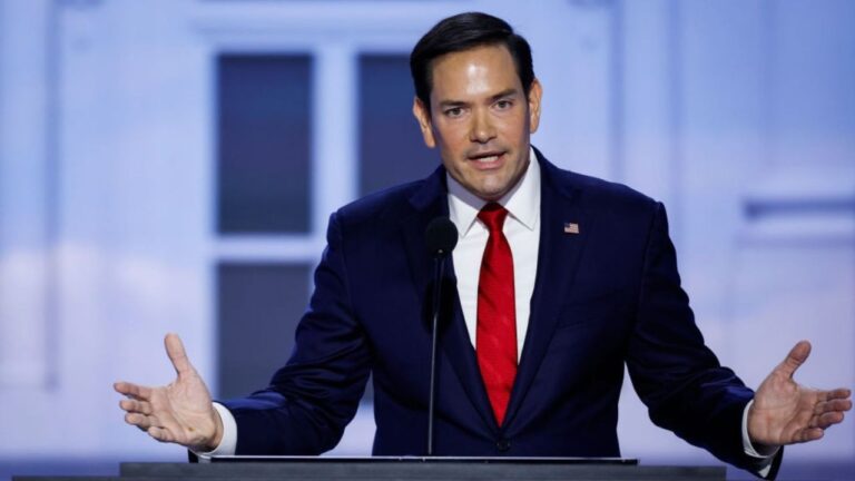 Marco Rubio durante declaración a la prensa en Abu Dabi