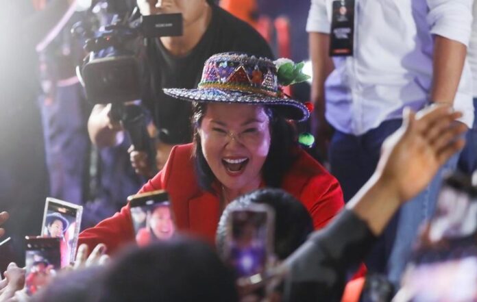 Javier Milei y Keiko Fujimori en un fotomontaje representativo de la felicitación