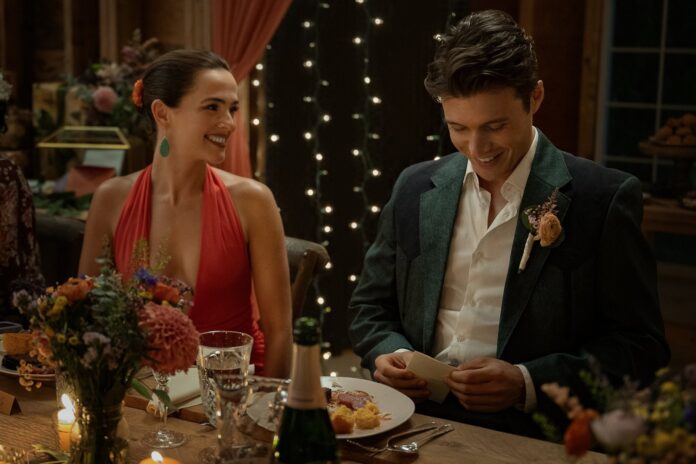 Escena de la película Mensajes de voz para Isabelle con Zoey Deutch y Nick Robinson