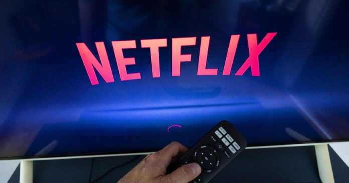 Logotipo de Netflix sobre fondo rojo