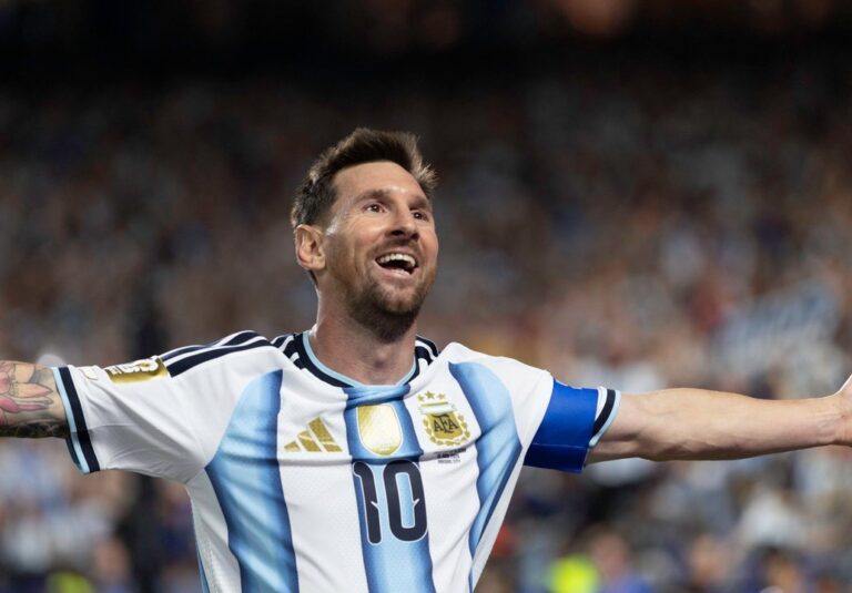 Lionel Messi celebrando un gol en el partido Argentina vs Argelia del Mundial 2026