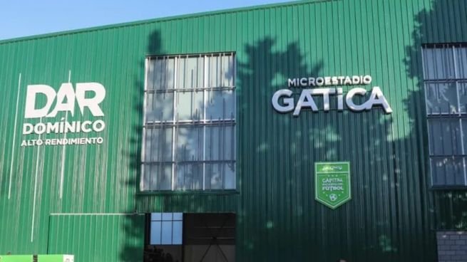 Vista del Parque Domínico en Avellaneda, con su infraestructura deportiva y espacios verdes