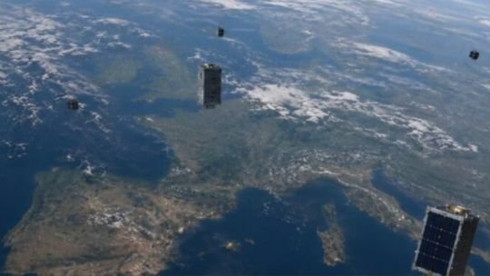 Ilustración de satélite militar en órbita terrestre