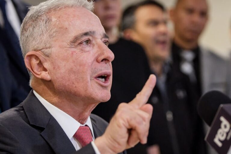 Álvaro Uribe Vélez en conferencia