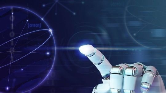 anthropic-acusa-empresas-chinas-destilar-modelos-ia Logotipo de Anthropic junto a una representación de inteligencia artificial