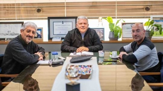 Reunión entre el intendente Gustavo Benedetti y autoridades de la Agencia ProCórdoba en Arroyito