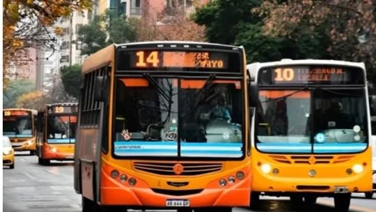 Colectivo urbano en la ciudad de Córdoba