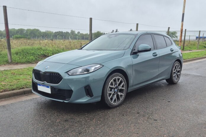 BMW Serie 1 118 Sportline MY2025 vista frontal