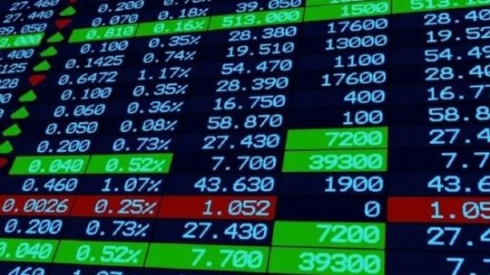 bonos-de-estados-unidos-y-dolar-las-alternativas-que-ganan-terreno-entre-los-inversores Gráfico de bonos del Tesoro de Estados Unidos y billetes de dólar