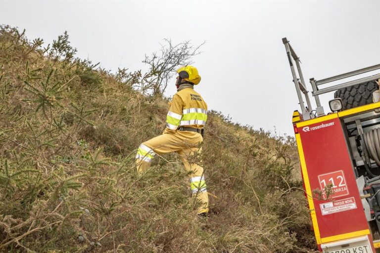 Operativo contra incendios forestales en Cantabria