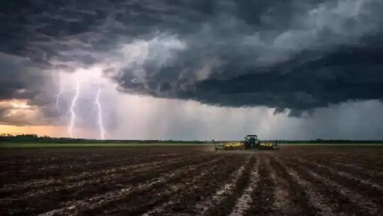 Campo agrícola afectado por lluvias debido al fenómeno El Niño