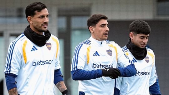 Jugadores de Boca Juniors entrenando en el predio de Ezeiza