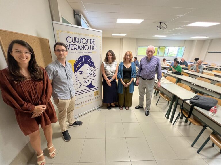 Imagen del curso de verano de la UC en Torrelavega sobre la monarquía española