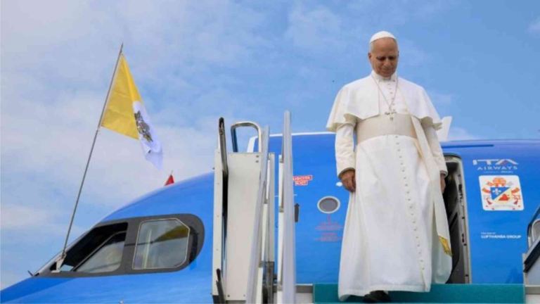Monseñor Marcelo Colombo en conferencia de prensa