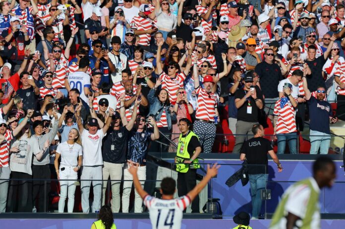 Partido de fútbol entre Estados Unidos y Bosnia en el Levi's Stadium durante el Mundial 2026