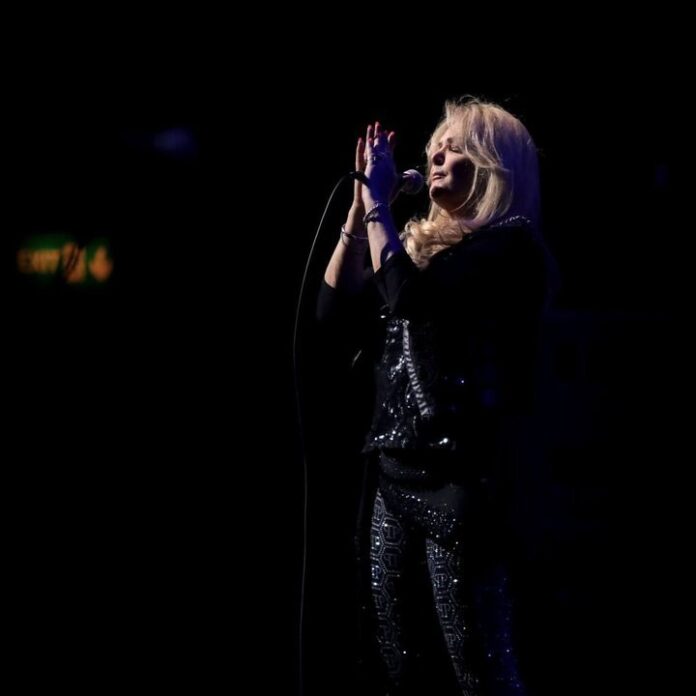 Bonnie Tyler en su última presentación en el Shepherd's Bush Empire de Londres