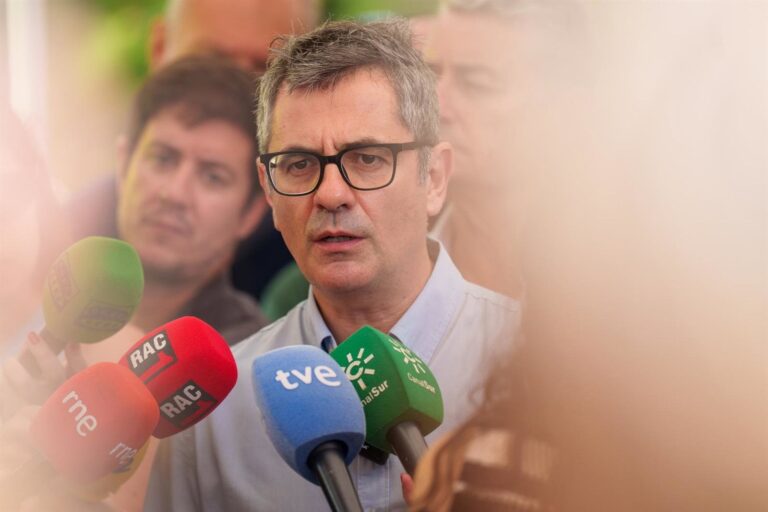 Félix Bolaños durante una entrevista en RNE