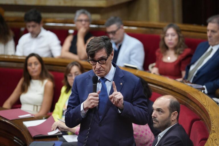 Salvador Illa en el Parlament