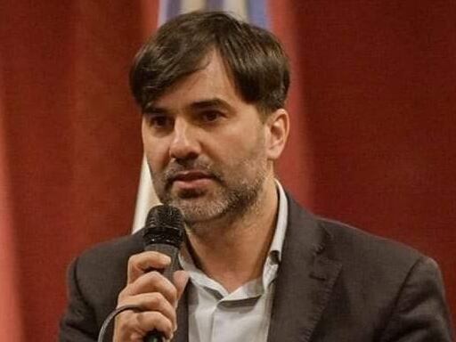 Imagen del intendente de Castelli, Francisco Echarren, en un acto oficial
