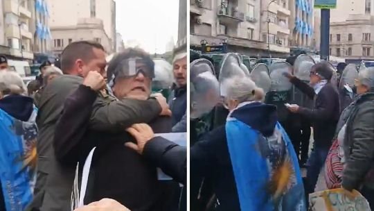 Manifestantes jubilados frente al Congreso con presencia de fuerzas de seguridad