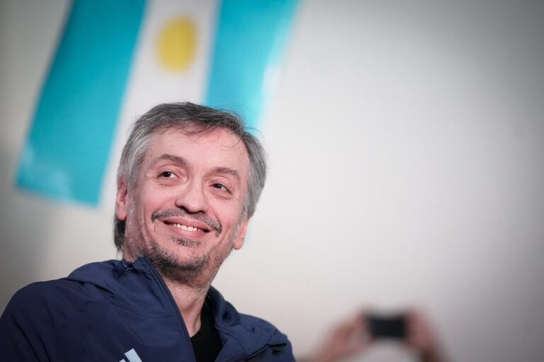 Máximo Kirchner hablando en un acto político