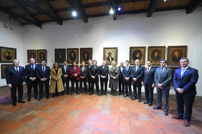 Presidente Javier Milei hablando en cadena nacional desde la Casa Histórica de Tucumán
